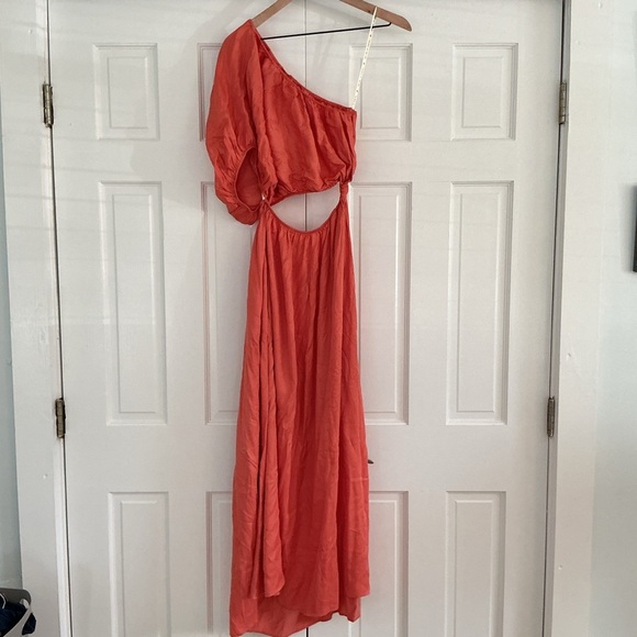 FARM Rio Coral One-Shoulder Midi Dress with tie knot cut out size medium - Picture 2 of 9
